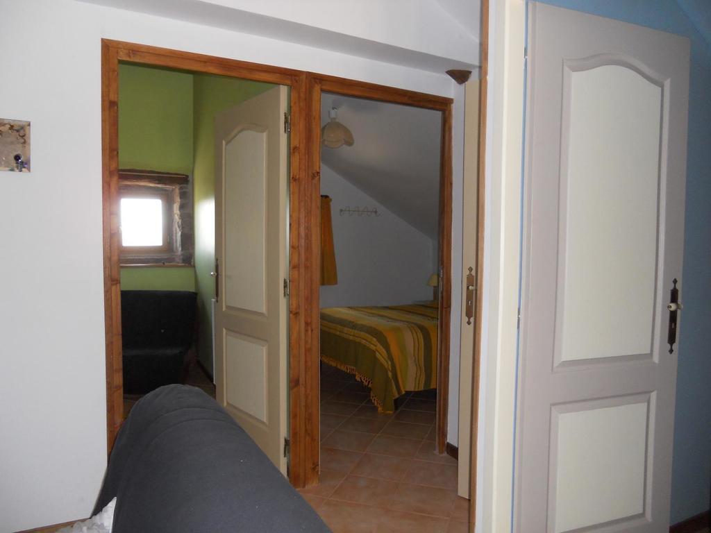 Gite Des Monts Saint-Izaire Habitación foto